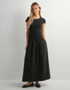 Neo Noir - Svart - Tuscany Dress
