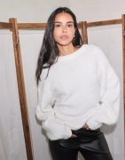 Nelly - Hvit - Fuzzy Knit Sweater