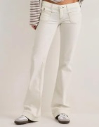 Nelly - Hvit - Super Low Heart Pocket Bootcut Jeans
