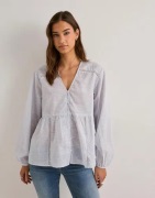 Only - Hvit - Onlnora L/S V-Neck Shirt Noos Wvn