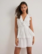Nelly - Hvit - Perfect Frill Dress