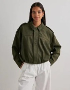 Only - Grønn - Onlmoon-Stina Faux Suede Bomber Pnt