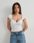 Nelly - Hvit - Sweetheart Cap Sleeve Top