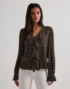 Only - Brun - Onlkafie L/S Frill Top Wvn