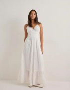 Nelly - Hvit - That Extra Dress